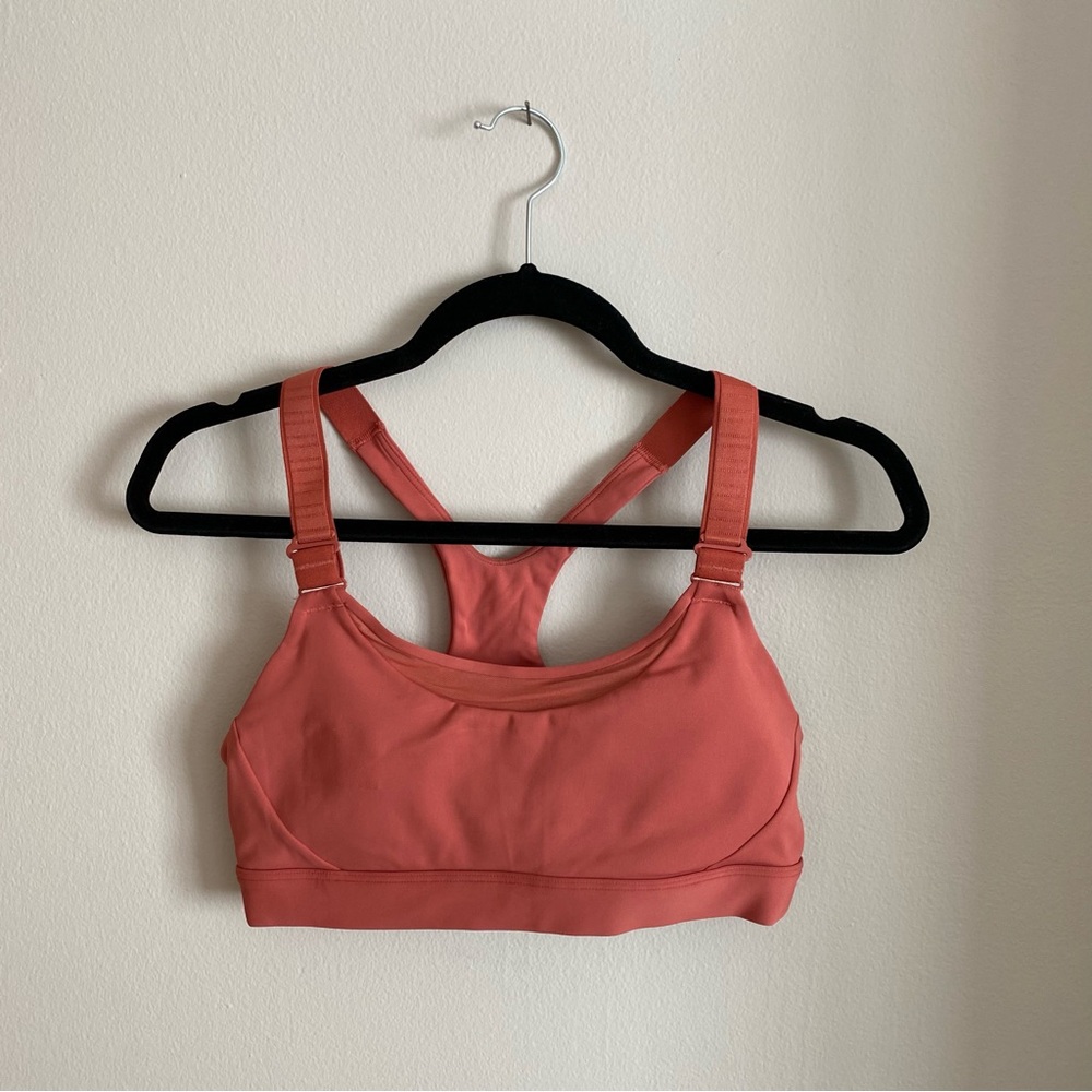Athleta Like New Never Worn Ultimate Adjustable Sports Bra Muted Red Size Small